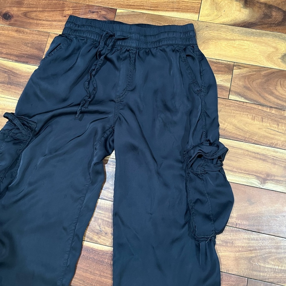 American Eagle XS Black Silky Cargo Elastic Waist Pants Streetwear - Picture 3 of 8